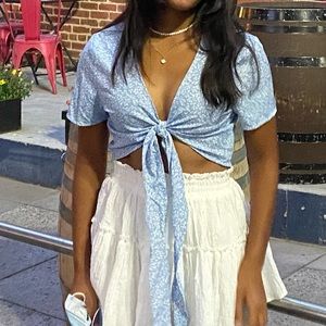 pretty ditsy floral blue crop top